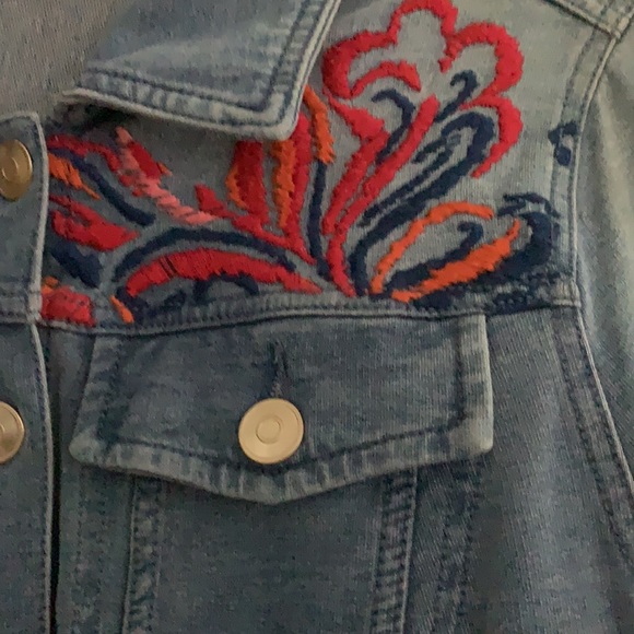 NWOT Chico’s Zenergy Embroidered Jacket - Picture 2 of 5